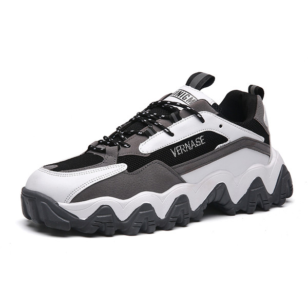 Meeste spordi- ja vabaaja tossud kirja ja paeltega