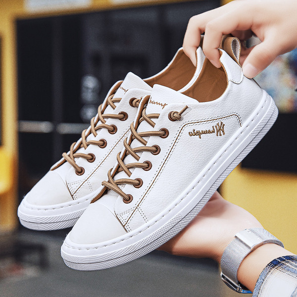 Eko-nahast vabaajakirjaga meeste tossud