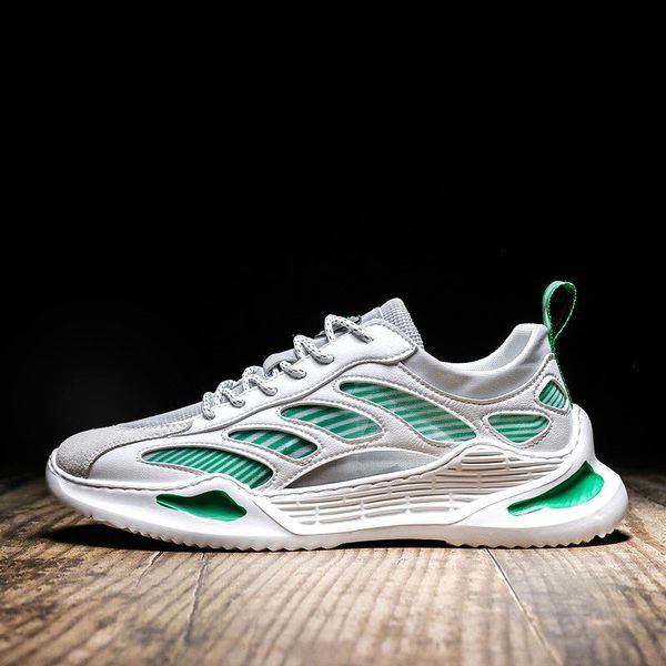 Mustri ja paeltega meeste sporditossud