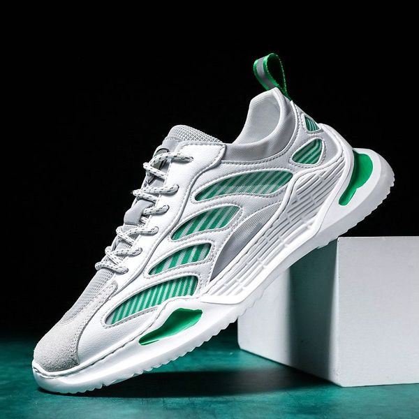 Mustri ja paeltega meeste sporditossud