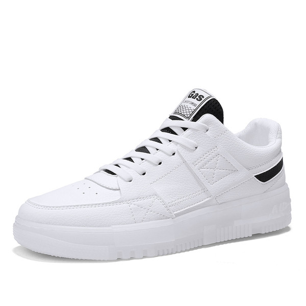 Modern férfi tornacipő fehér színben