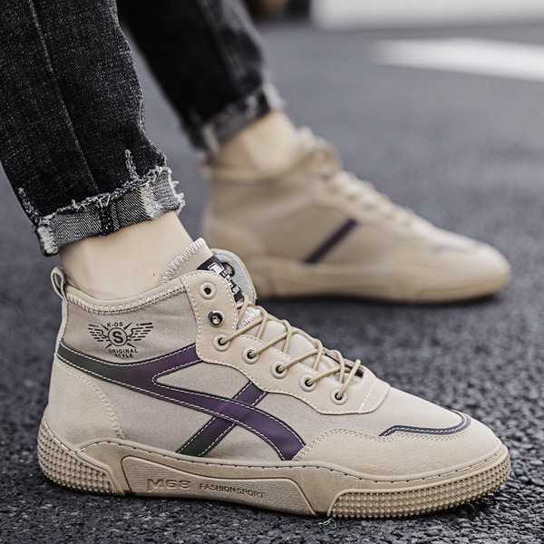 Barna férfi tornacipő lapos talppal és rátéttel