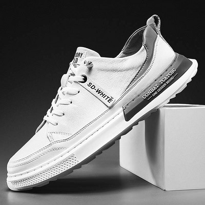 Paeltega meeste kunstnahast tossud kahes mudelis