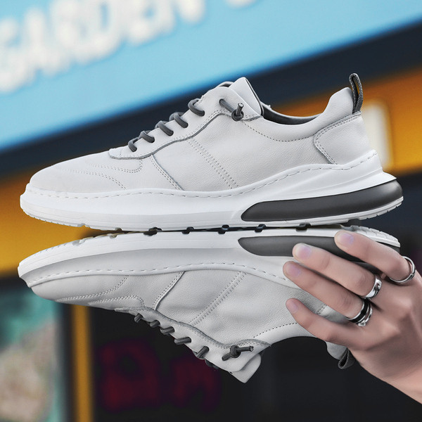 Paeltega meeste kunstnahast tossud kahes mudelis