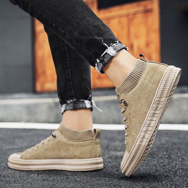 Nahast paeltega meeste tossud