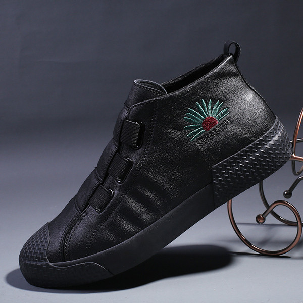 Lameda talla ja tikandiga nahast meeste tossud