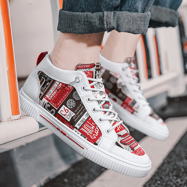 Moodsad värvilise mustriga meeste tossud