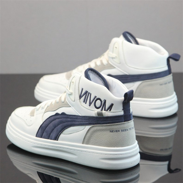 Meeste vabaaja tikanditega kõrged tossud