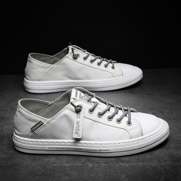 Suvised tekstidega nahast tossud meestele