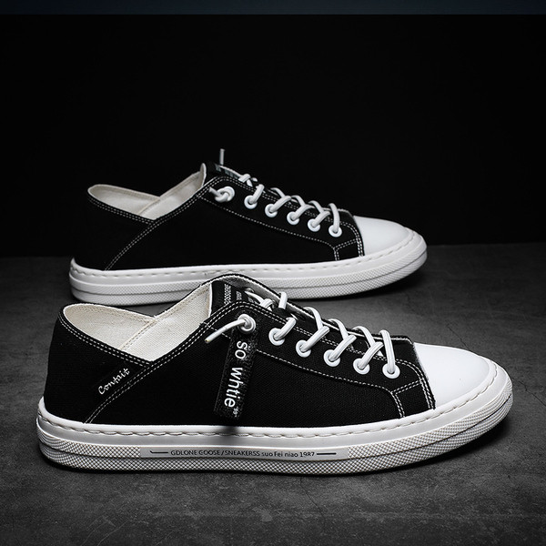 Suvised tekstidega nahast tossud meestele