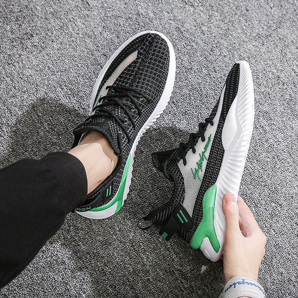 Sport és hétköznapi férfi tornacipők hálóval