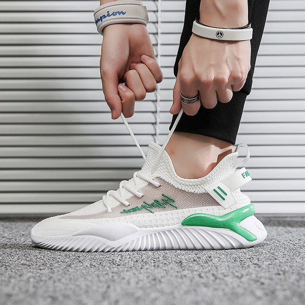 Sport és hétköznapi férfi tornacipők hálóval