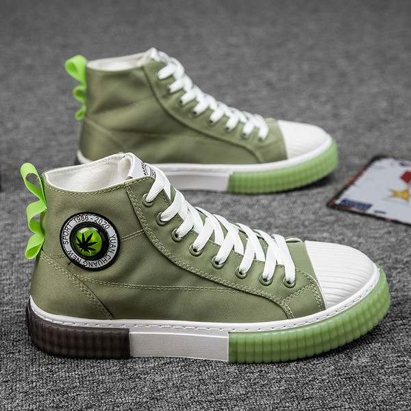 Moodsad aplikatsiooniga meeste tossud