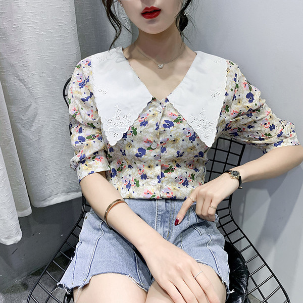 Moodne lillelise mustriga ja 3/4 varrukatega naiste särk