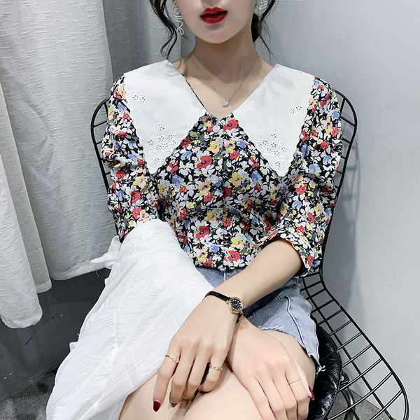 Moodne lillelise mustriga ja 3/4 varrukatega naiste särk