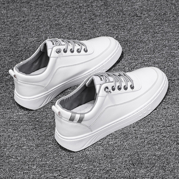 Suvised valged ökonahast tossud