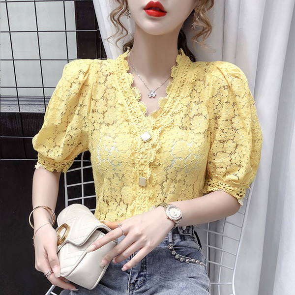 Modern női csipke ing spitz nyakkivágással és 3/4-es ujjakkal