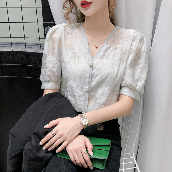 Stiilne naiste särk 3/4 varrukate ja spitsikaelusega