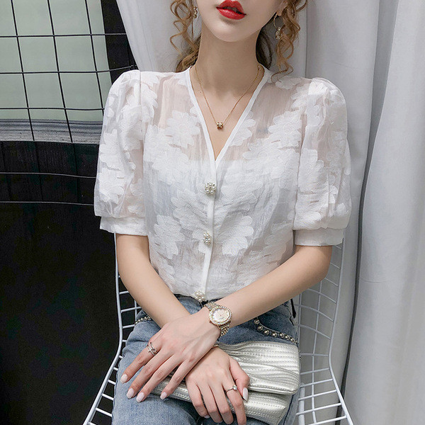 Stiilne naiste särk 3/4 varrukate ja spitsikaelusega