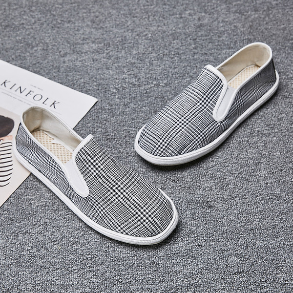 Kangast ja lillemustriga suvised tossud