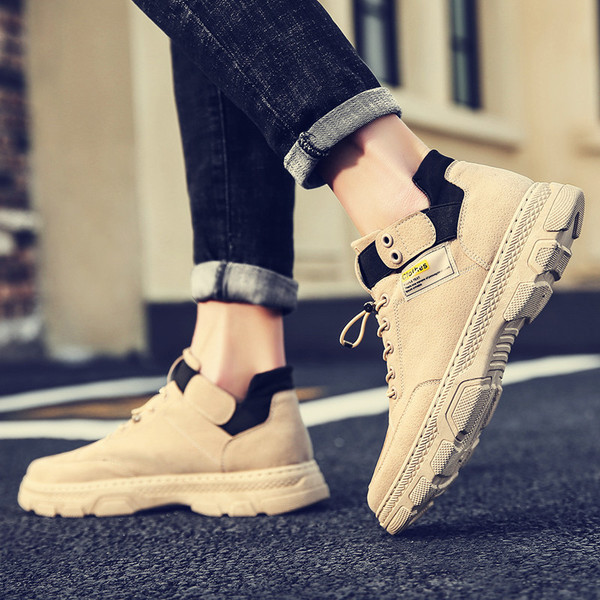 Magas tornacipő öko velúrból és durva talpból