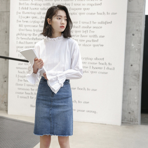 Stílusos női ing magas gallérral és lótusz ujjakkal