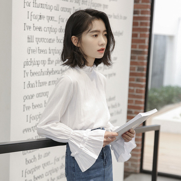 Stílusos női ing magas gallérral és lótusz ujjakkal