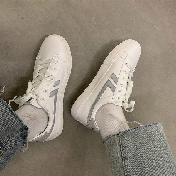 Alkalmi férfi tornacipő fűzővel - eco bőr