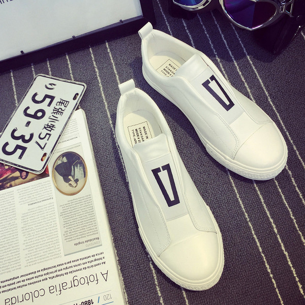 Moodsad nahast kummiga meeste tossud