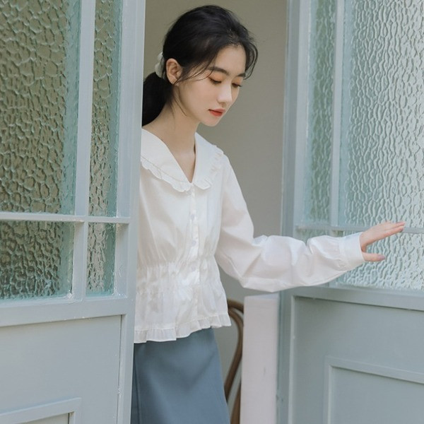 Praegune naiste pikkade varrukatega särk