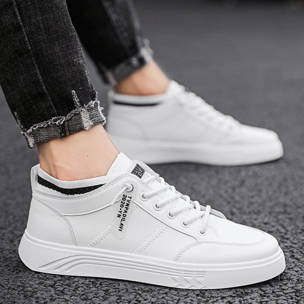 Sima, lapos talpú férfi tornacipő modell