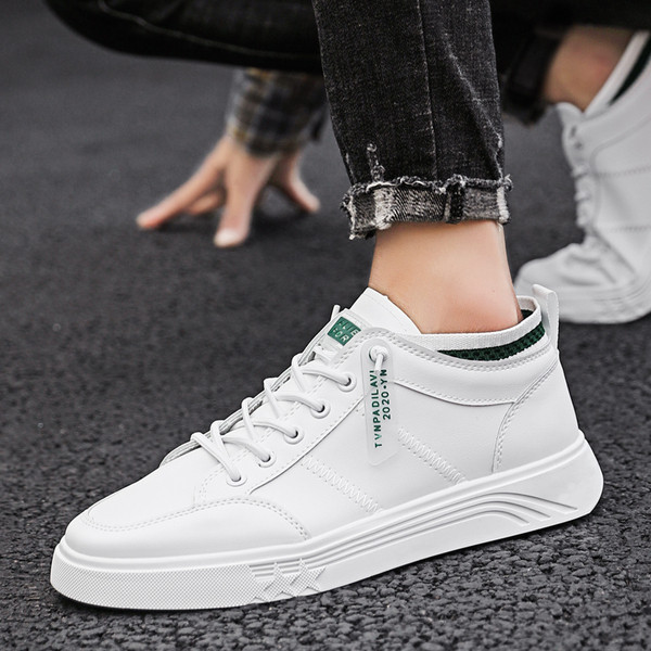 Sima, lapos talpú férfi tornacipő modell