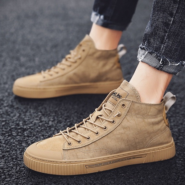 Meeste nahast tossud kõrged paeltega mudel