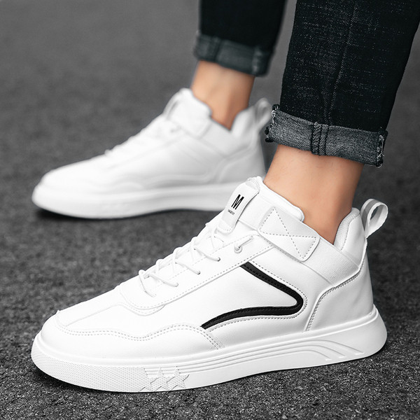 Meeste ökonahast kõrged tossud lameda talla ja paeltega