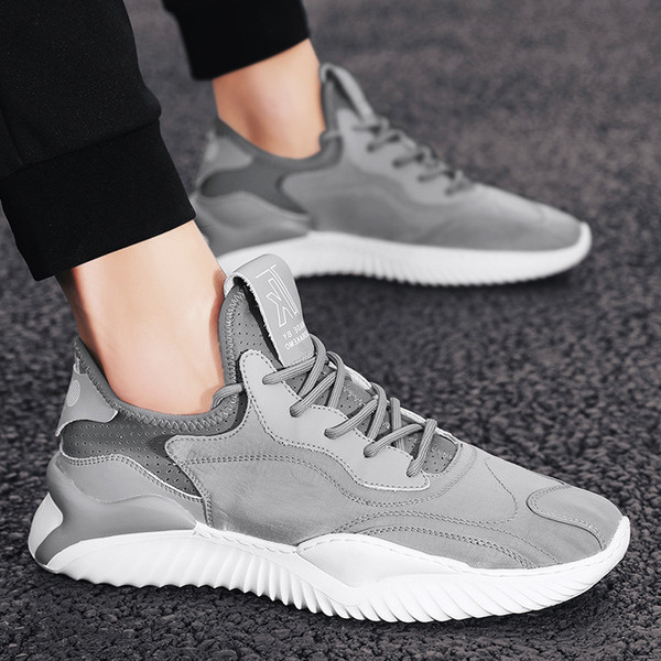 Tekstiilist ja paeltega vabaaja meeste tossud