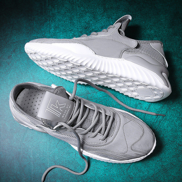 Tekstiilist ja paeltega vabaaja meeste tossud