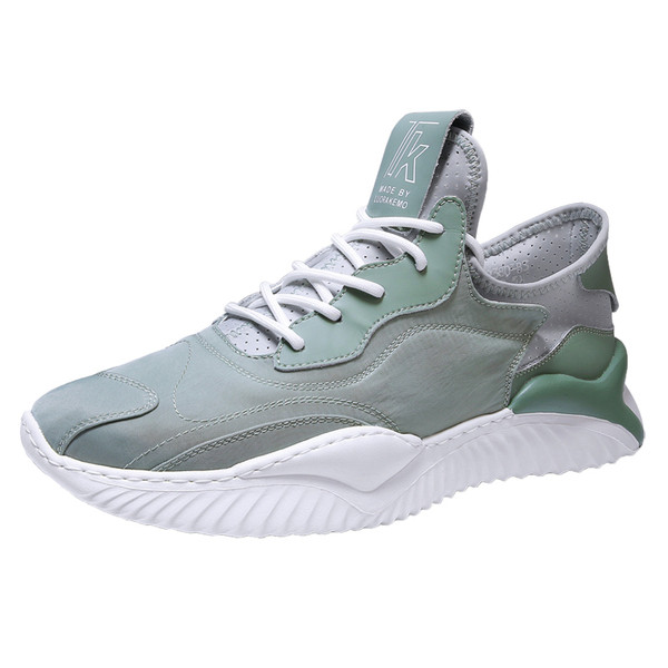 Tekstiilist ja paeltega vabaaja meeste tossud