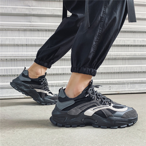 Férfi sport- és alkalmi tornacipő durva talppal