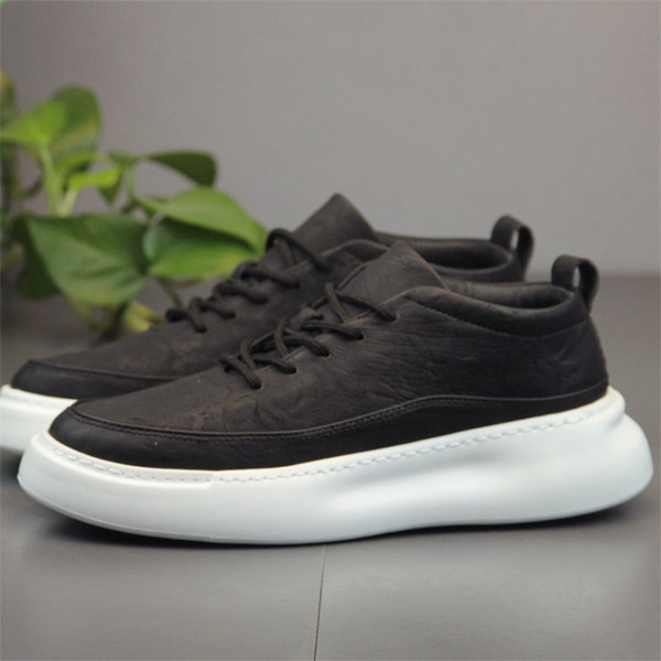 UUS mudel meeste moodsatest paksude taldade ja paeltega tossud