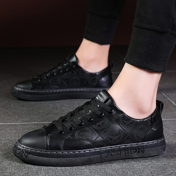 Moodsad nahast meeste tossud