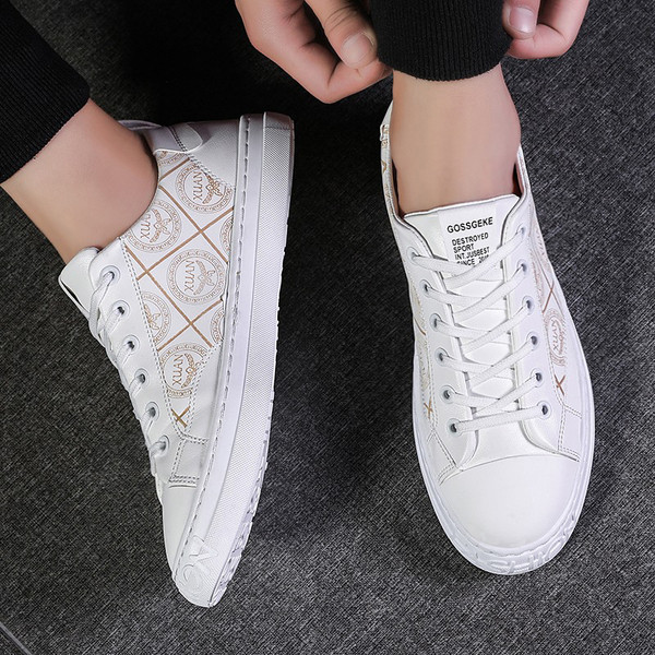 Moodsad nahast meeste tossud