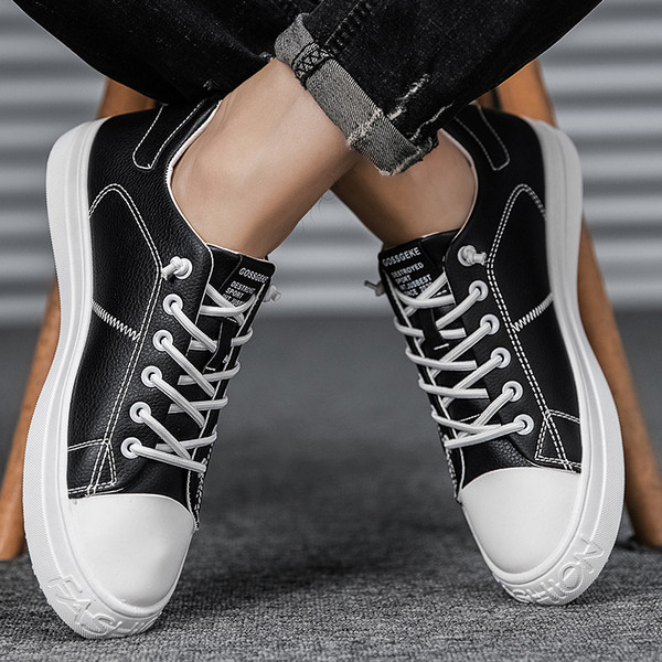 Lameda tallaga meeste kunstnahast tossud ja kiri tallale