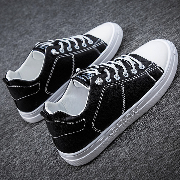 Lameda tallaga meeste kunstnahast tossud ja kiri tallale