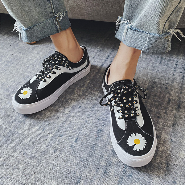 Meeste lõuendist tossud karikakraga