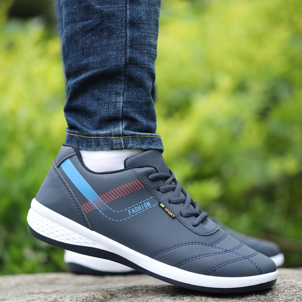 Meeste hingavad tossud kirjaga - kaks mudelit