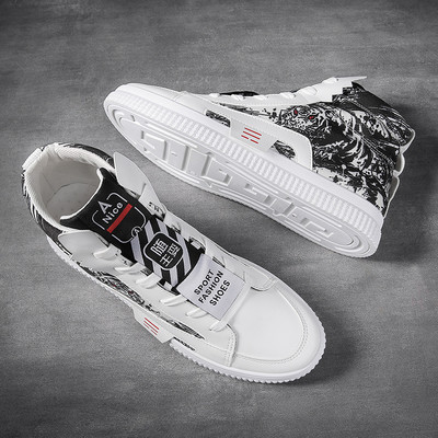 Férfi magas tornacipő mintával és fűzővel