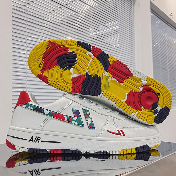 Fehér férfi tornacipő színes csíkokkal