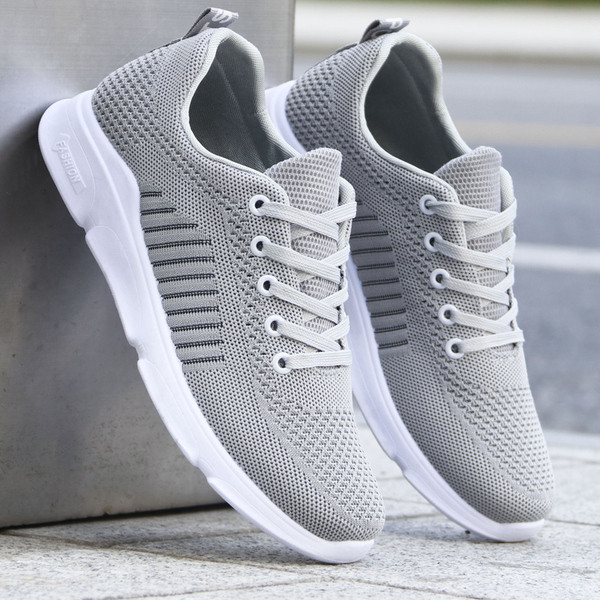 Meeste vabaaja tossud tekstiilist - paeltega