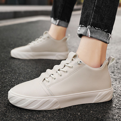 Sima férfi tornacipő modell műbőrből, lapos talppal