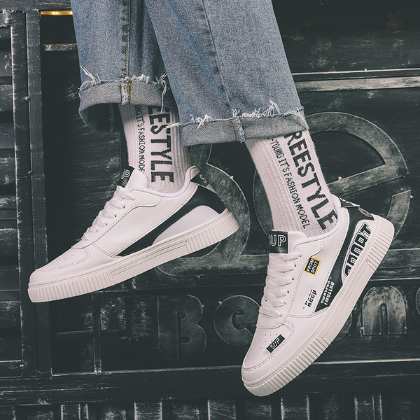 Férfi tornacipő ÚJ modell, színes mintával és őszre alkalmas nyakkendőkkel